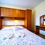 In With Balcony, Air Conditioning, Wifi, Washing Machine 公寓