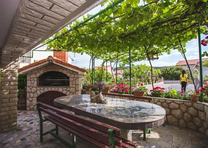 In With Balcony, Air Conditioning, Wifi, Washing Machine Apartment *