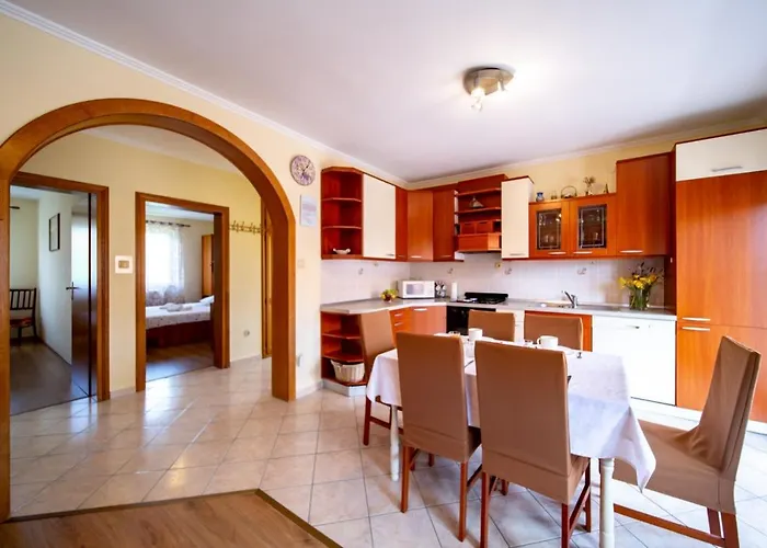 Apartment In With Balcony, Air Conditioning, Wifi, Washing Machine