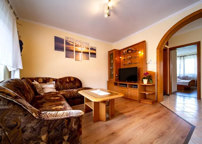 In With Balcony, Air Conditioning, Wifi, Washing Machine *