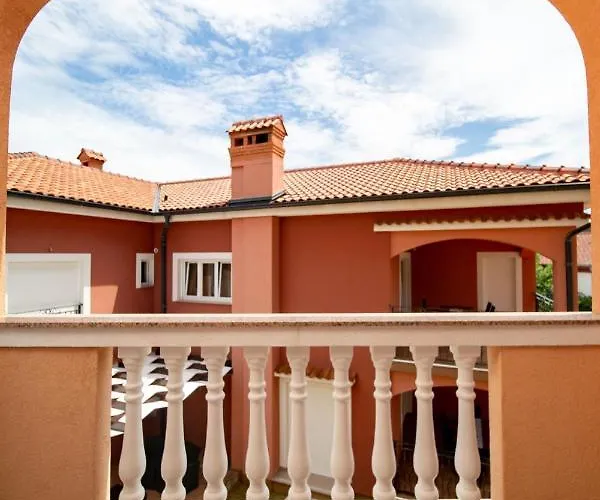 Apartman In With Balcony, Air Conditioning, Wifi, Washing Machine *