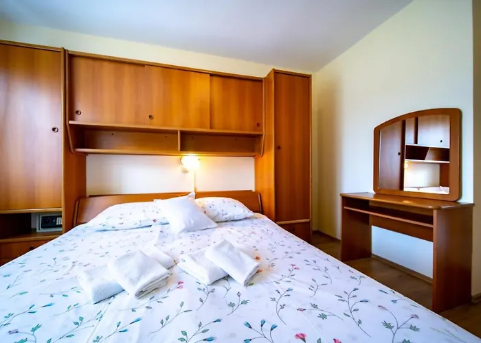 In With Balcony, Air Conditioning, Wifi, Washing Machine Apartment