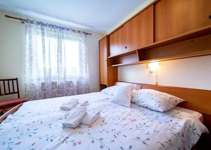 In With Balcony, Air Conditioning, Wifi, Washing Machine Apartman