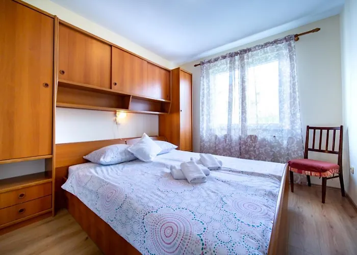 In With Balcony, Air Conditioning, Wifi, Washing Machine * Lopar