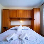 In With Balcony, Air Conditioning, Wifi, Washing Machine