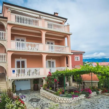 Apartment In With Balcony, Air Conditioning, Wifi, Washing Machine Lopar