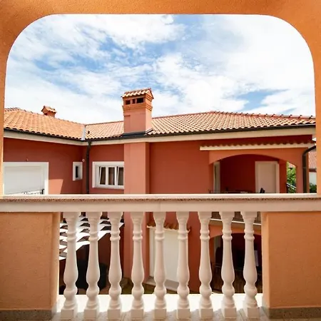 Apartment In With Balcony, Air Conditioning, Wifi, Washing Machine *