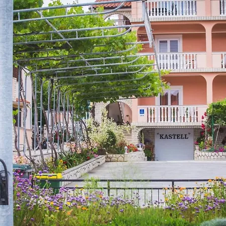 In With Balcony, Air Conditioning, Wifi, Washing Machine Apartment
