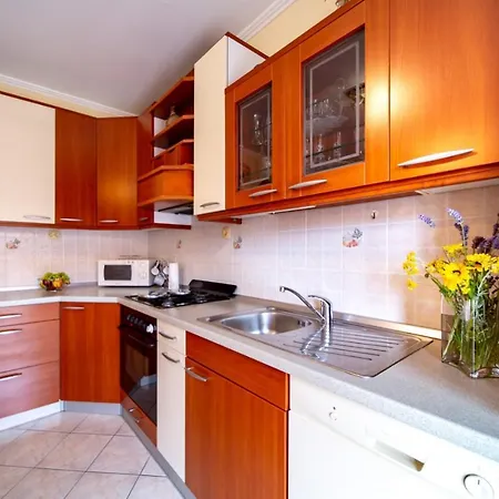 In With Balcony, Air Conditioning, Wifi, Washing Machine * Lopar