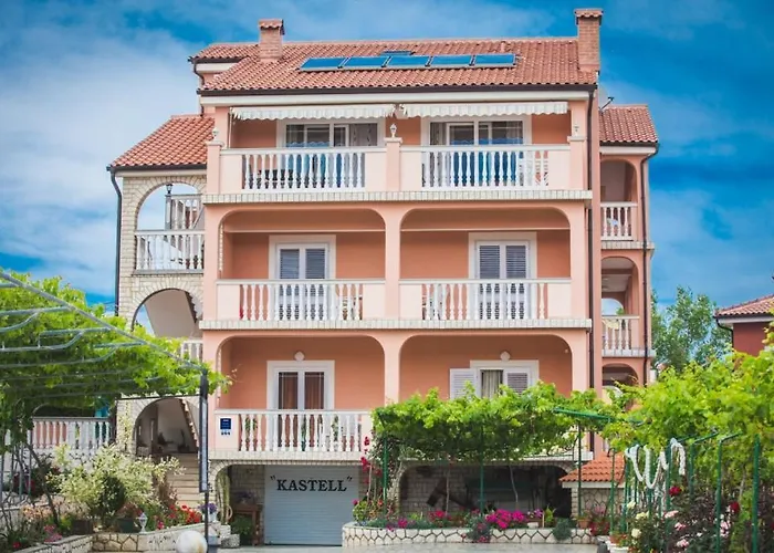 In With Balcony, Air Conditioning, Wifi, Washing Machine *
