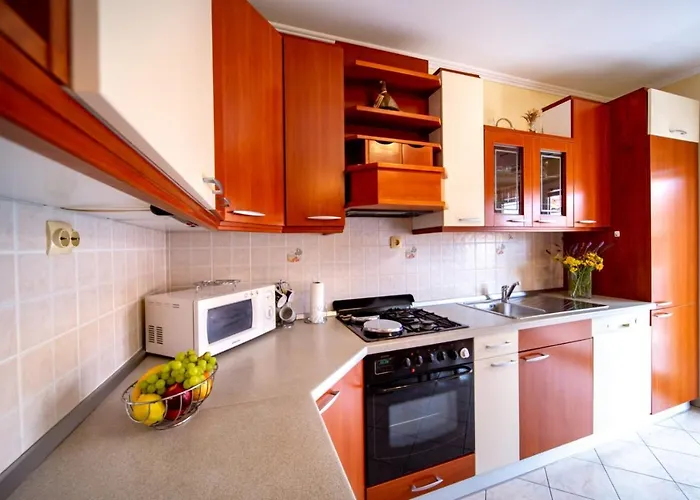 In With Balcony, Air Conditioning, Wifi, Washing Machine * Lopar